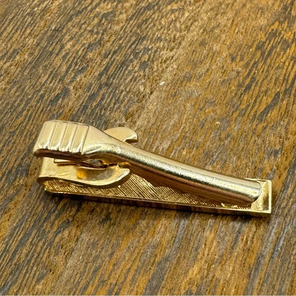 Vintage MCM etched textured gold tone tie clip tie bar